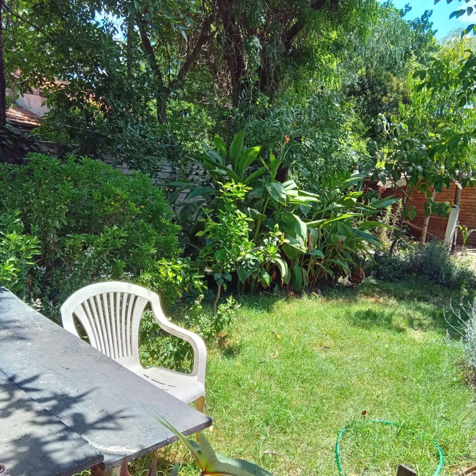 CASA 4 AMBIENTES CON PARQUE