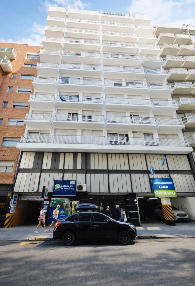 2 AMBIENTES CON DEPENDENCIA, BALCON A LA CALLE Y PATIO 