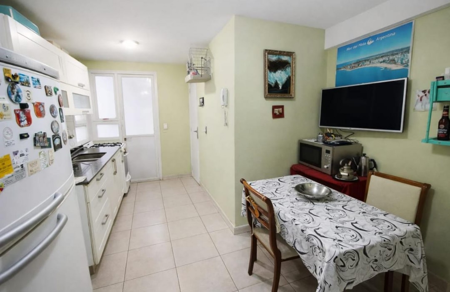 2 AMBIENTES CON DEPENDENCIA, BALCON A LA CALLE Y PATIO 