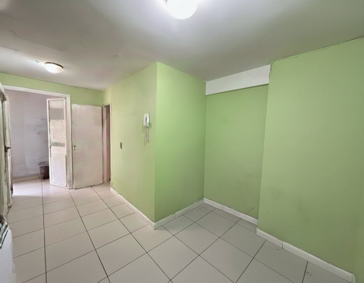 2 AMBIENTES CON DEPENDENCIA, BALCON A LA CALLE Y PATIO 