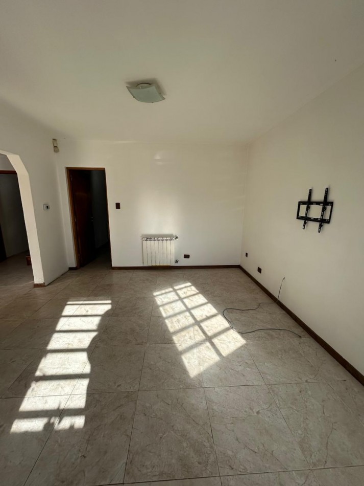 CASA 6 AMBIENTES EN ALQUILER 24 MESES