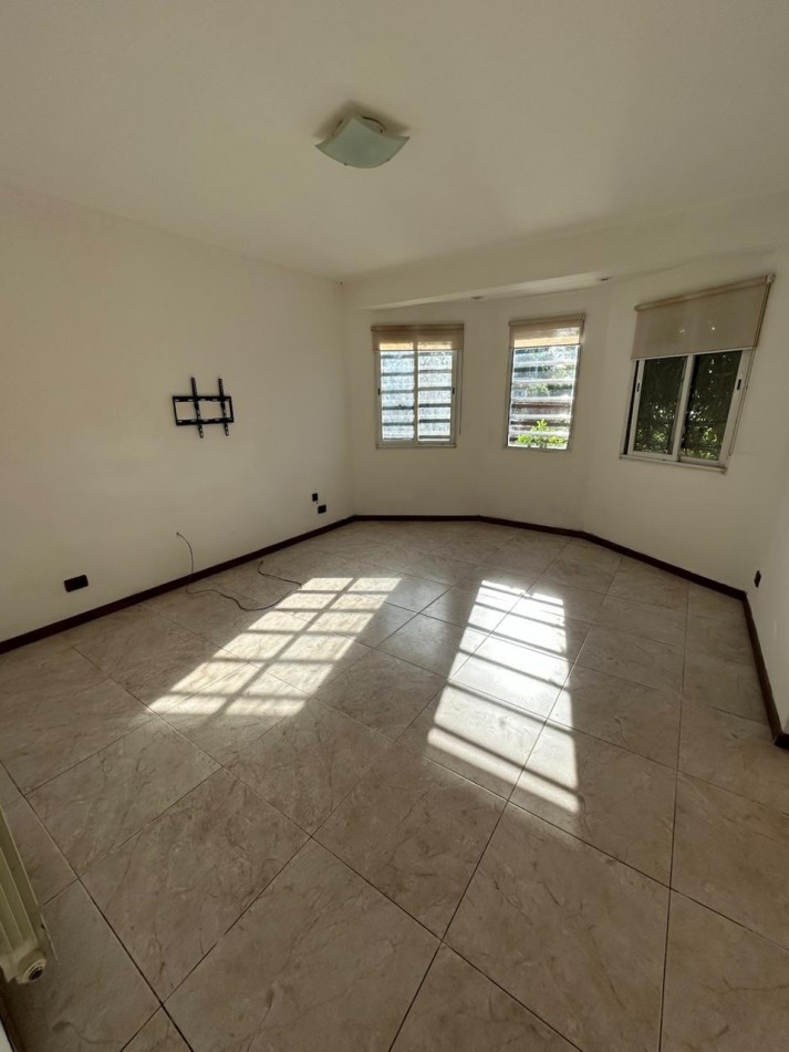 CASA 6 AMBIENTES EN ALQUILER 24 MESES