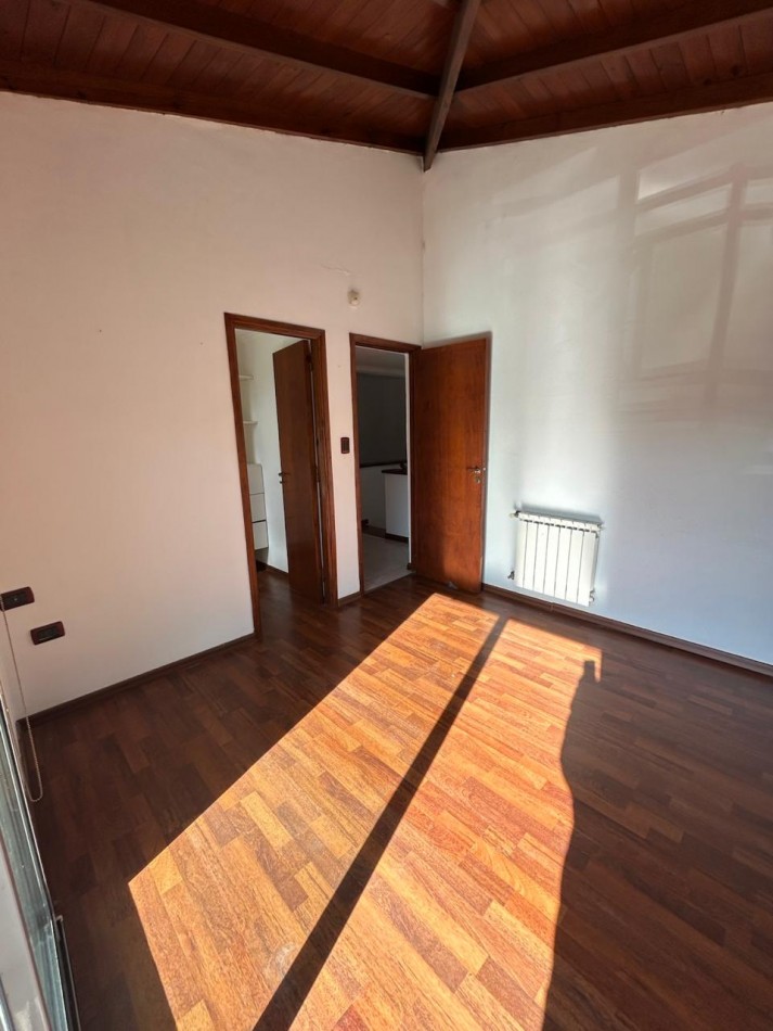 CASA 6 AMBIENTES EN ALQUILER 24 MESES