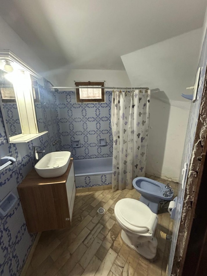 Casa 4 ambientes, con planos aprobados para ampliar.