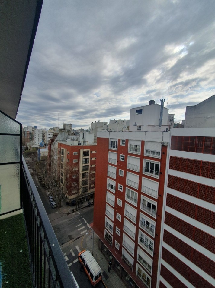 Ambiente al frente con balcon Santiago del Estero y Moreno