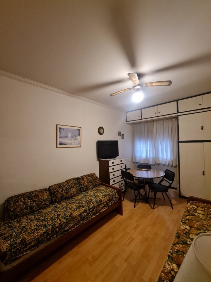 Departamento de 1 ambiente a 100 metros del mar.