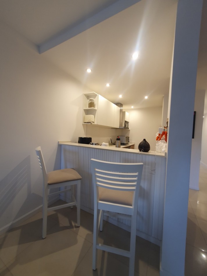 Hermoso Semipiso de 3 ambientes con cochera en Plaza Mitre