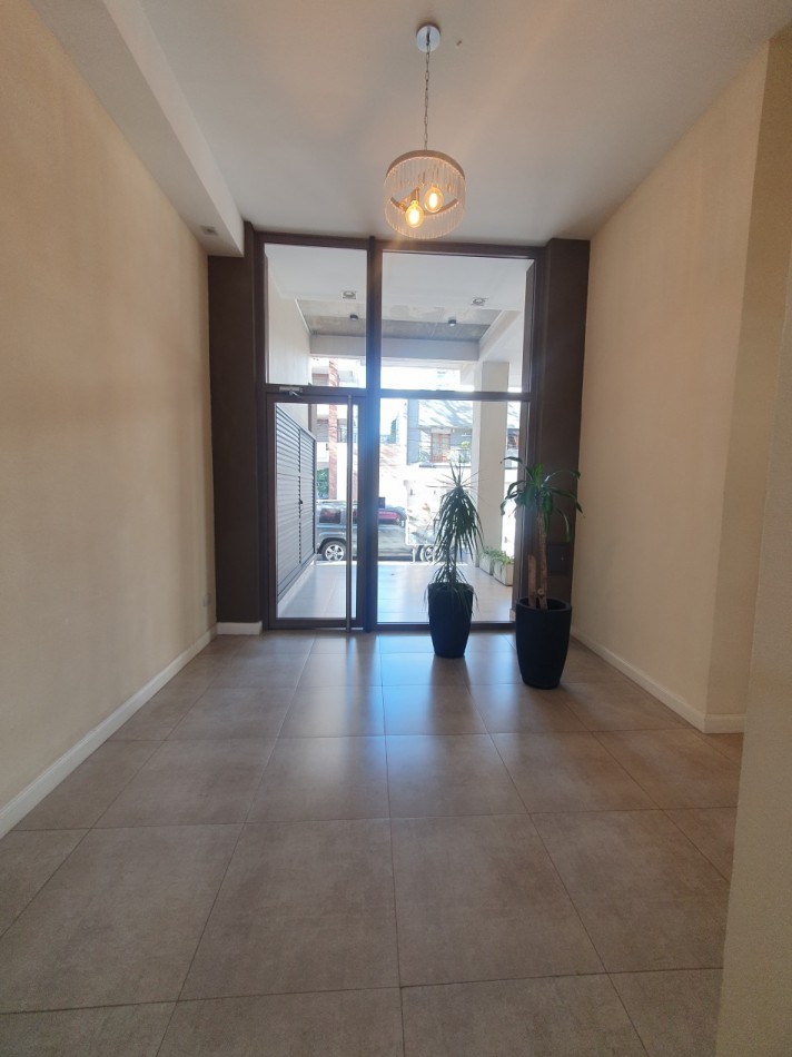 Hermoso Semipiso de 3 ambientes con cochera en Plaza Mitre