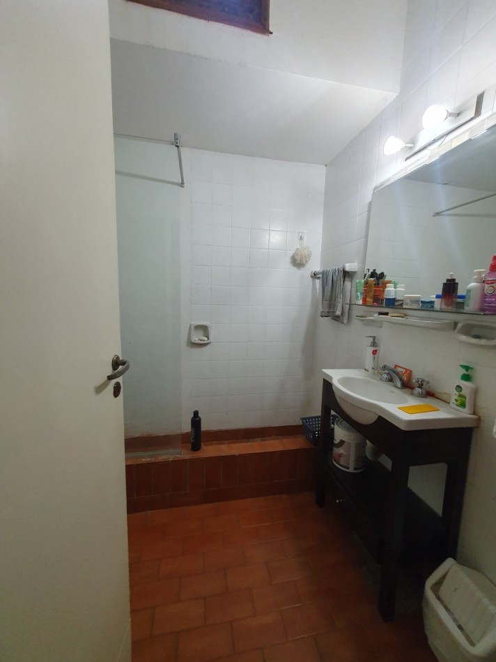 Casa de 3 ambientes con garage y quincho   Z/ Barrio San Martin 