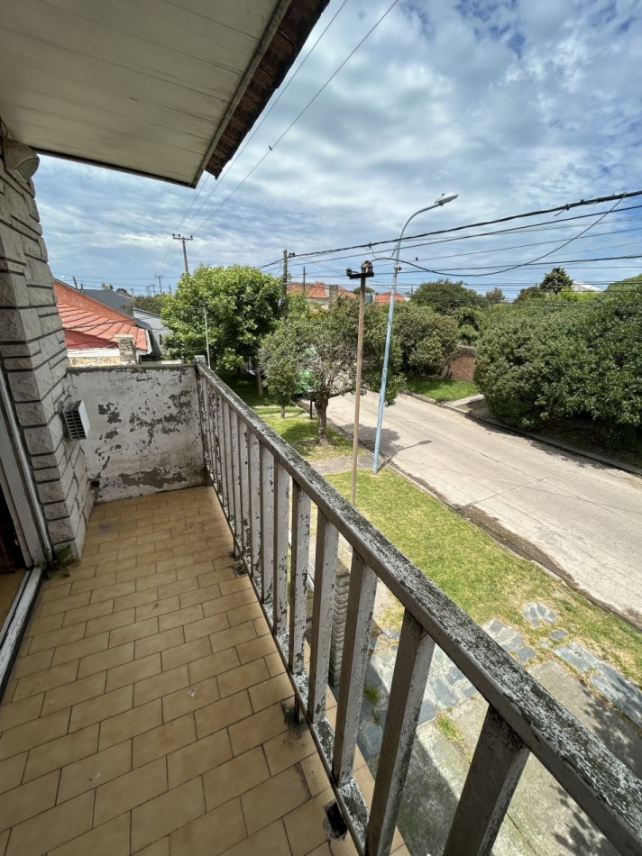 Duplex de 4 ambientes en el barrio Faro Norte.