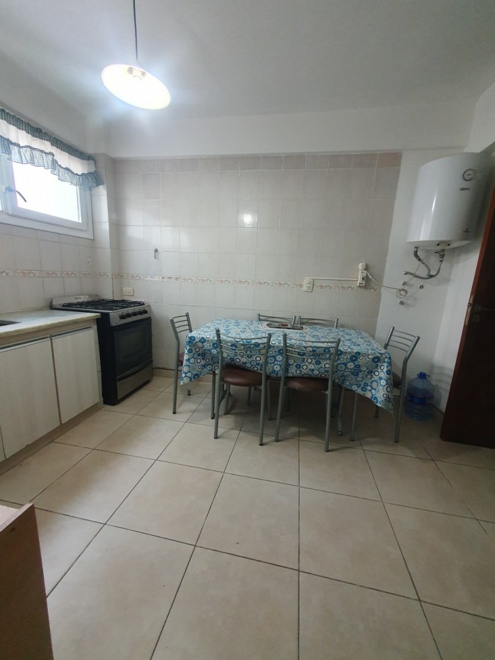 3 AMIENTES AL FRENTE CON DEPENDENCIA 