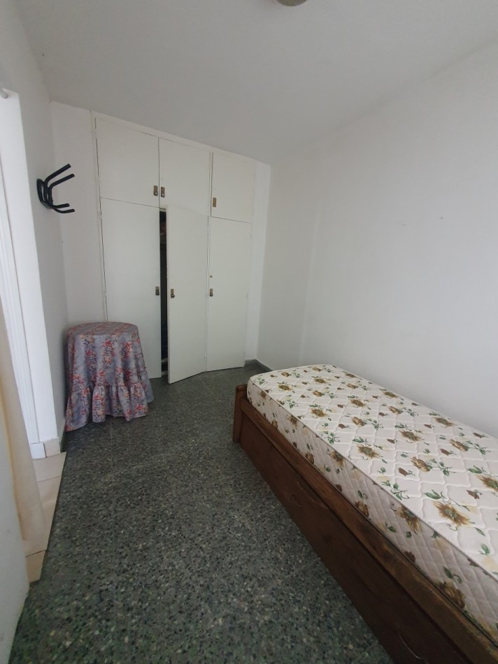 3 AMIENTES AL FRENTE CON DEPENDENCIA 