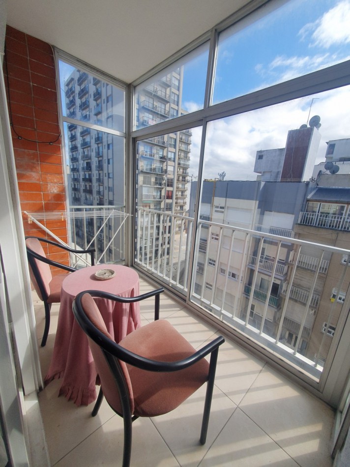 3 AMIENTES AL FRENTE CON DEPENDENCIA 