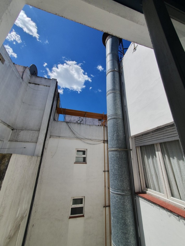 AMBIENTE LUMINOSO - BROWN Y BUENOS AIRES