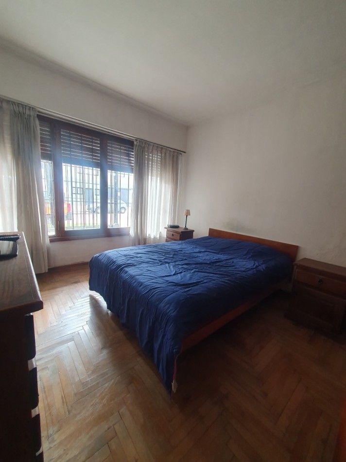 CASA 3 AMBIENTES CON GARAJE Y PATIO 