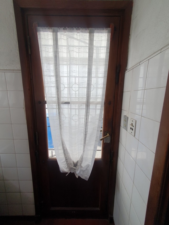 CASA 3 AMBIENTES CON GARAJE Y PATIO 