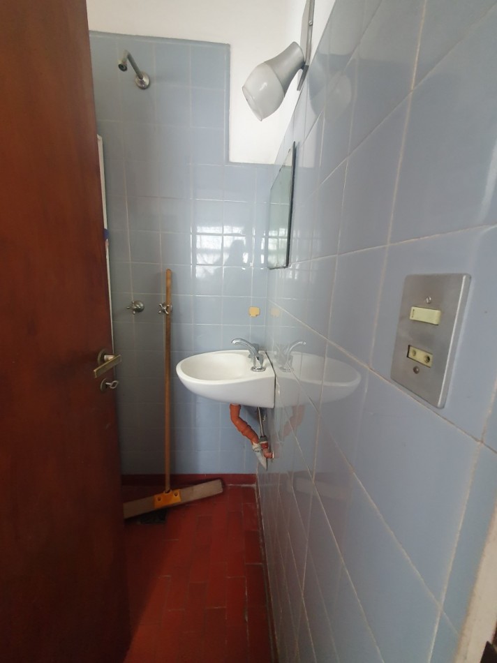 CASA 3 AMBIENTES CON GARAJE Y PATIO 