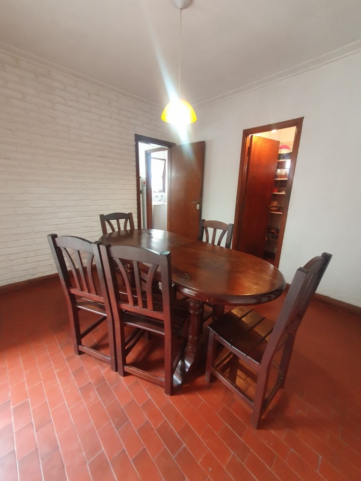 CASA 3 AMBIENTES CON GARAJE Y PATIO 