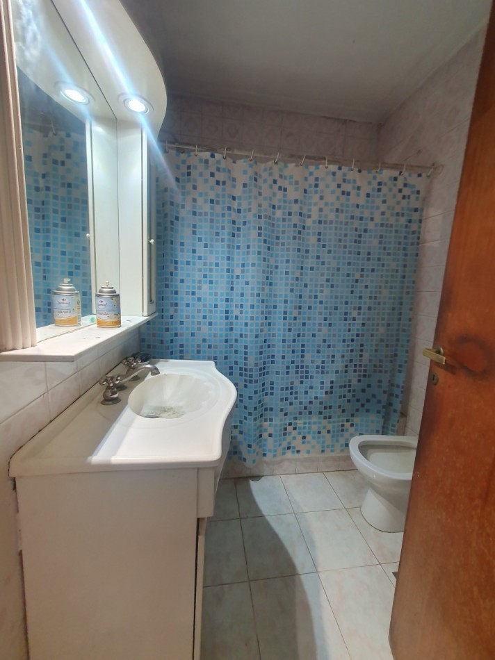 CASA 3 AMBIENTES CON GARAJE Y PATIO 