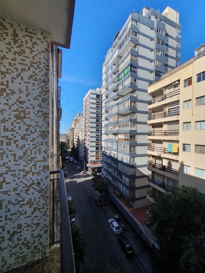 ALQUILER ESTUDIANTES 2 AMBIENTES AL FRENTE    