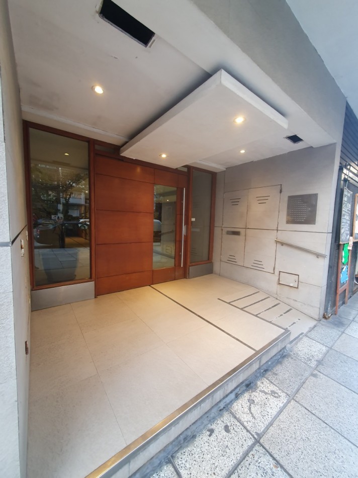 AMBIENTE  A UNA CUADRA DE PLAZA COLON 