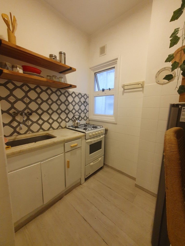 AMBIENTE  A UNA CUADRA DE PLAZA COLON 