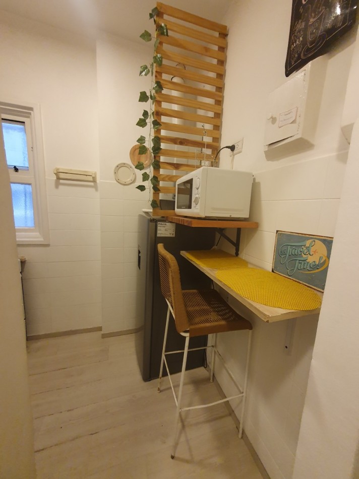 AMBIENTE  A UNA CUADRA DE PLAZA COLON 