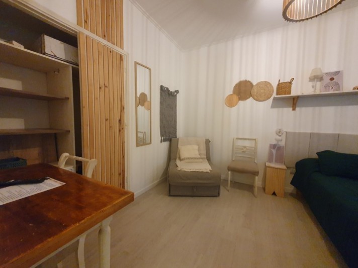 AMBIENTE  A UNA CUADRA DE PLAZA COLON 