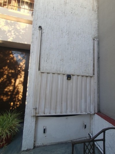 CASA DE 5 AMBIENTES CON COCHERA Y PILETA - ARENALES Y ROCA