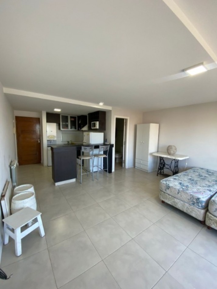 DEPARTAMENTO DE 1 AMBIENTE A LA CALLE CON VISTA AL MAR