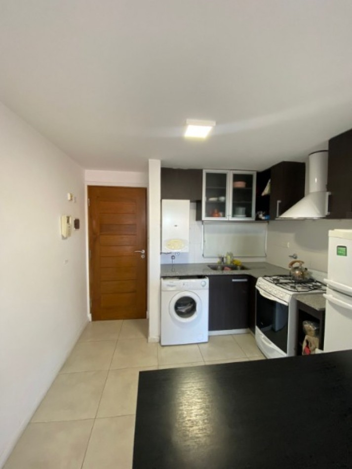 DEPARTAMENTO DE 1 AMBIENTE A LA CALLE CON VISTA AL MAR