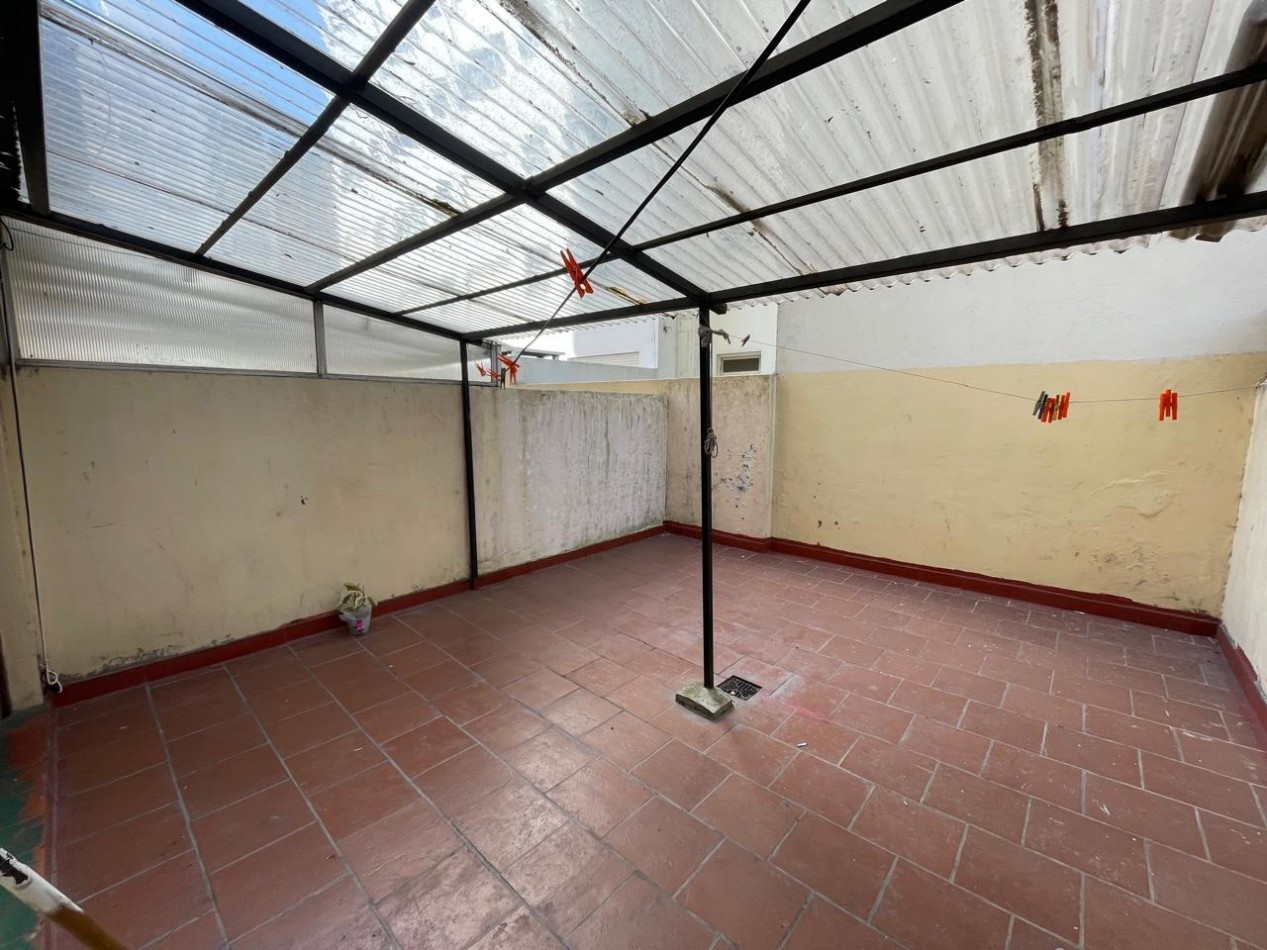 Departamento 1 ambiente y medio dividido    Z/ Aldrey    Alberti  y Santa Fe