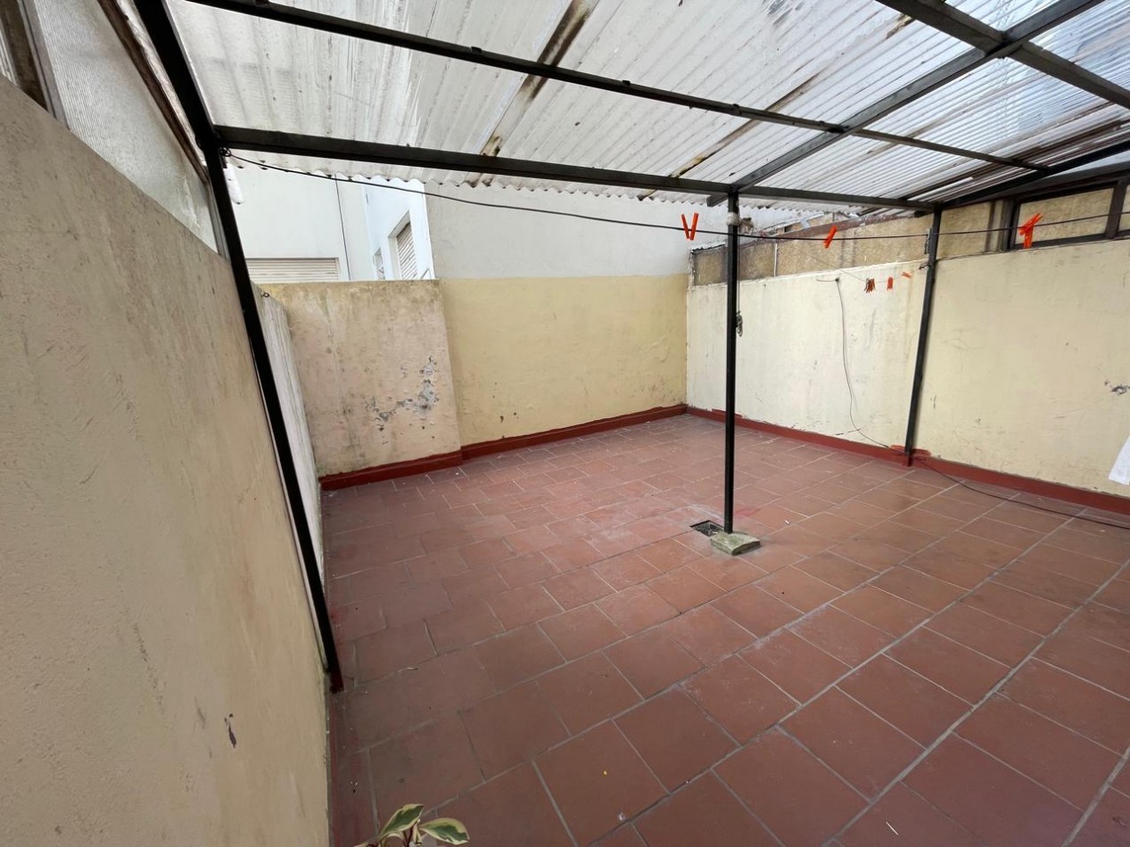 Departamento 1 ambiente y medio dividido    Z/ Aldrey    Alberti  y Santa Fe