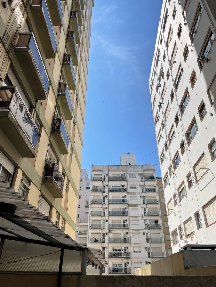 Departamento 1 ambiente y medio dividido    Z/ Aldrey    Alberti  y Santa Fe