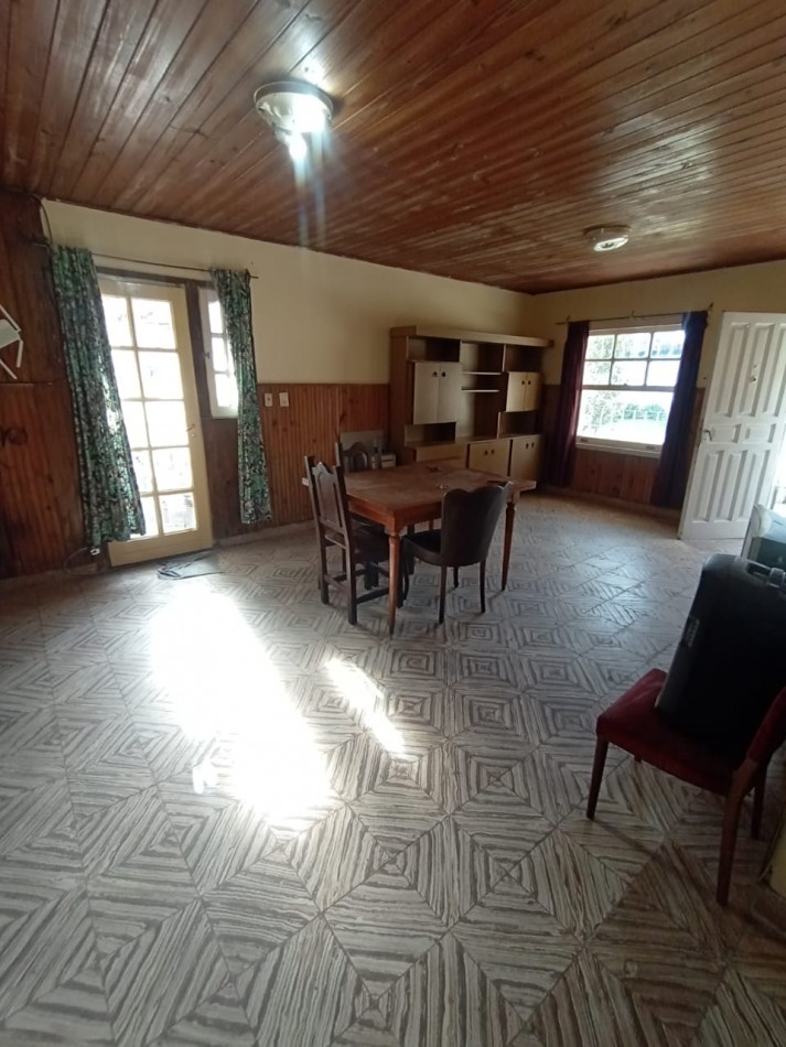 Casa de 3 ambientes + monoambiente Z/ Regional