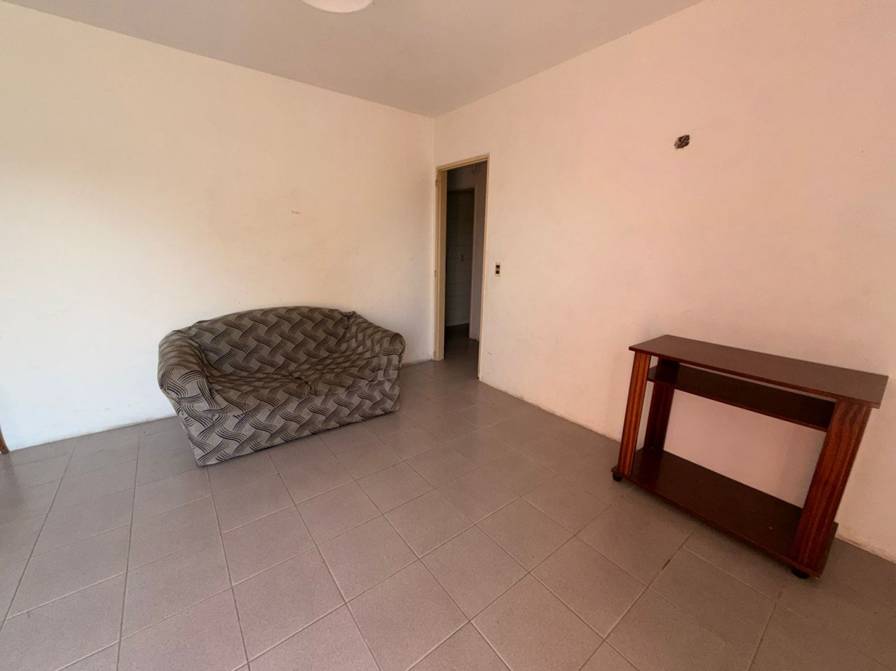 CASA 3 AMBIENTES EN LOMAS DEL GOLF