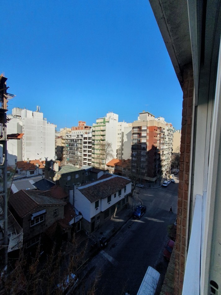 ALQUILER AMBIENTE Y MEDIO A LA CALLE ESTUDIANTES