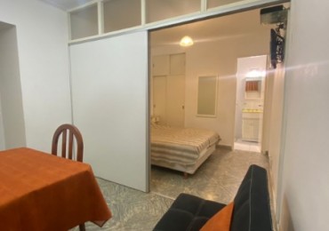 Alquiler estudiantil. Ambiente y medio en Sarmiento y Av. Colon