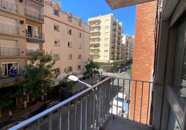 2 AMBIENTES CON DEPENDENCIA, BALCON A LA CALLE Y PATIO 