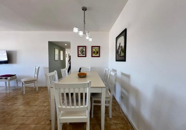 DEPARTAMENTO DE 4 AMBIENTES CON COCHERA