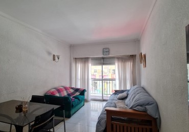  2 ambientes con balcon y patio. Peatonal San Martin