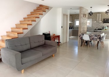 CASA 4 AMBIENTES EN DOS PLANTAS