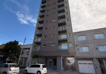 2 AMBIENTES A LA CALLE CON BALCON -COCHERA Y BAULERA
