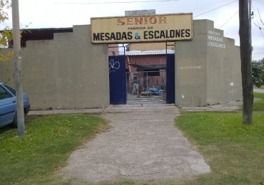 ESQUINA COMERCIAL. TERRENO CON GALPON A RECICLAR