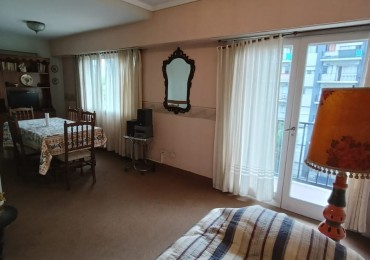  2 AMBIENTES CON BALCON A LA CALLE