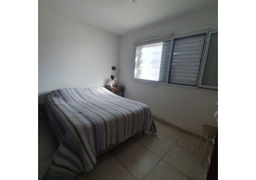 Casa al frente con garaje mas departamento de 1 ambiente