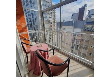 3 AMIENTES AL FRENTE CON DEPENDENCIA 